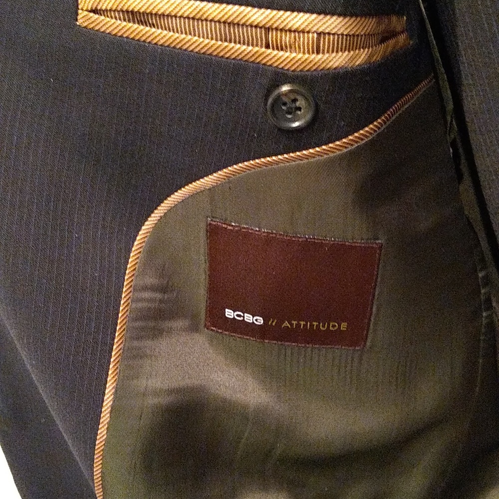 Men's Suit - Picture 2 of 4